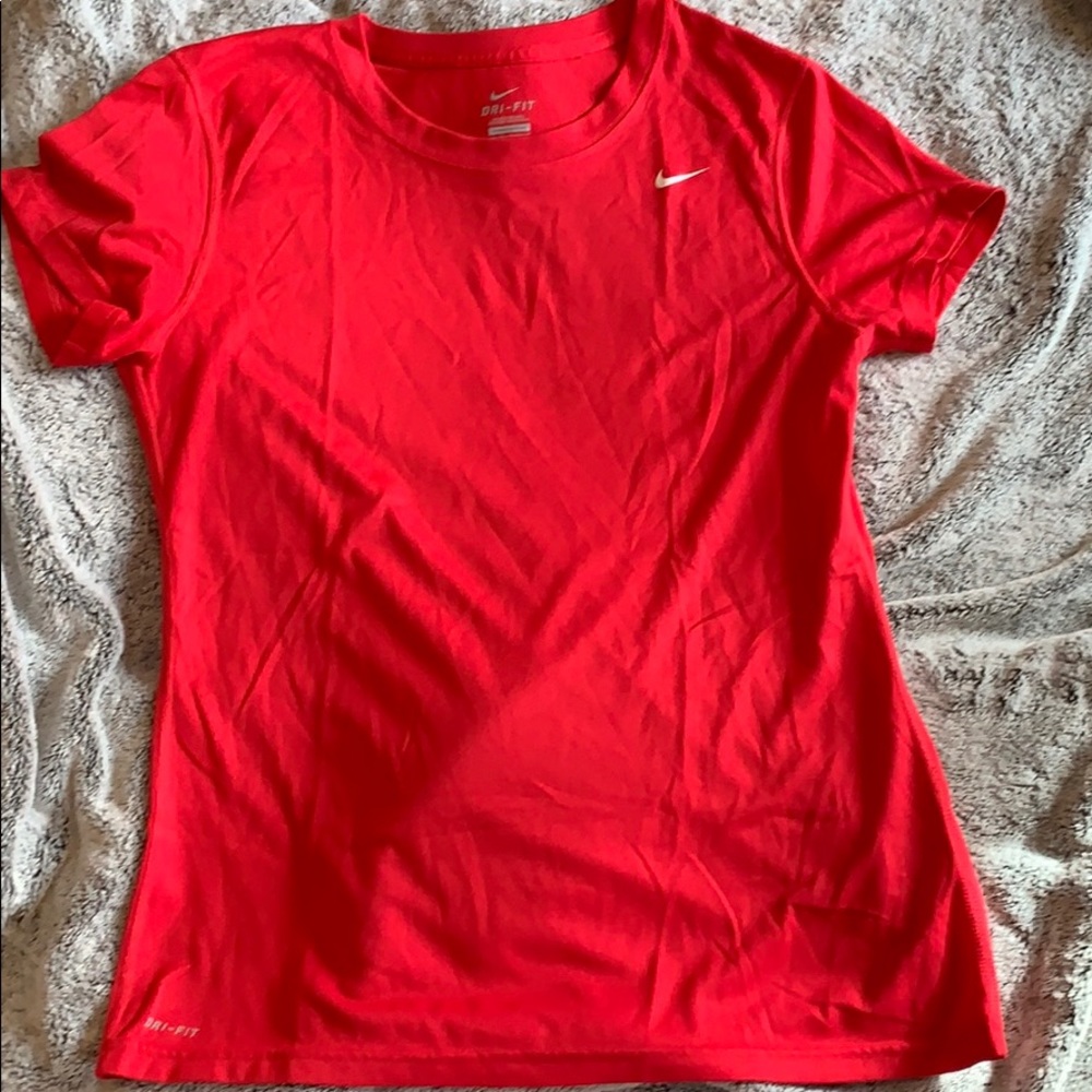 Nike tee